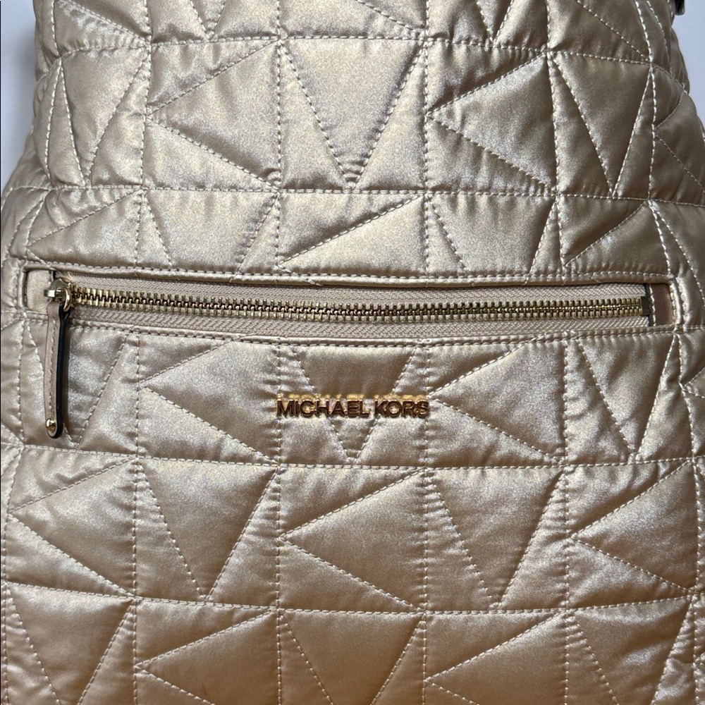 MICHAEL KORS WINNIE 3 WAY LARGE CONVERTIBLE DRAWSTRING BACKPACK - Picture 6 of 12